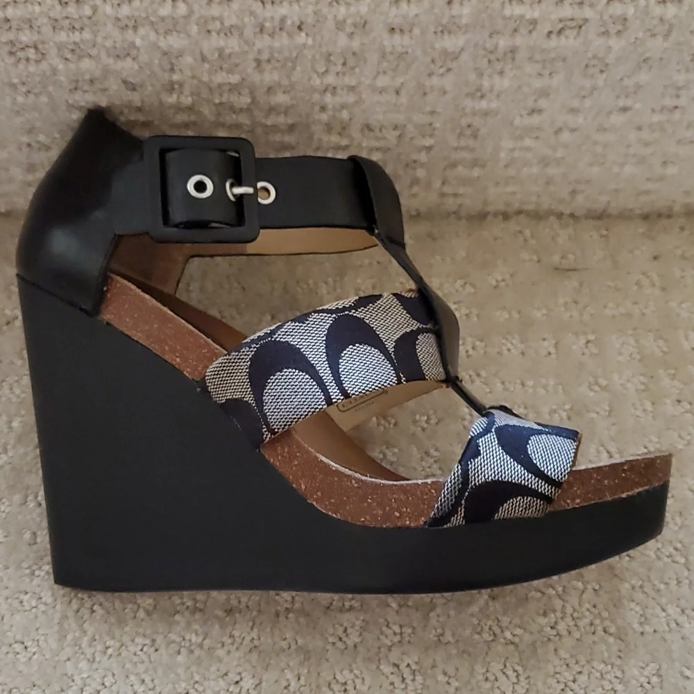 Shoes - Picture 5 of 7